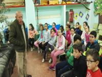 EXPLICACIÓN DE LA RECOGIDA DE ACEITUNA A LOS ALUMNOS DEL COLEGIO